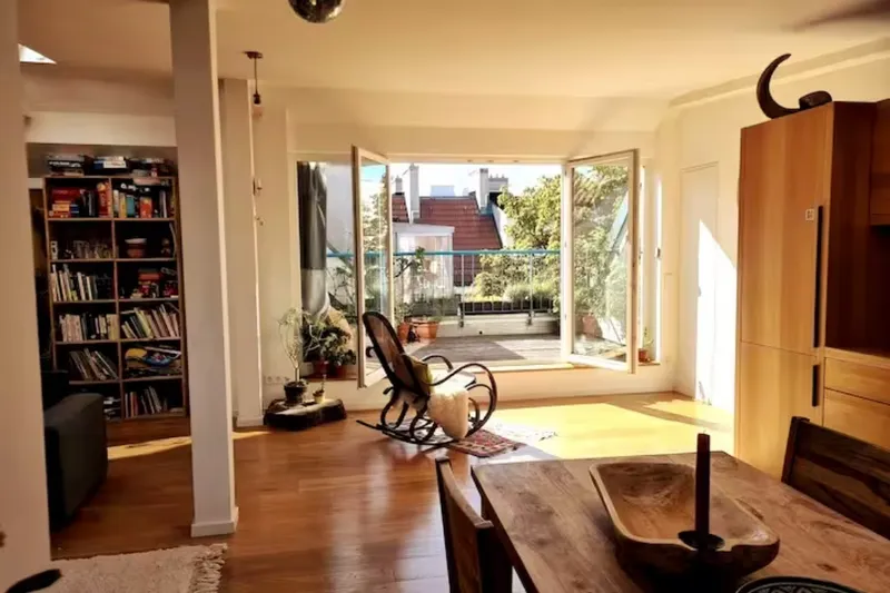 Möblierte, helle und ruhige 6-Zimmer-Dachgeschosswohnung mit zwei Terrassen in Kreuzkölln — photo 1